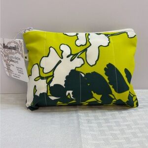 Manuheali’i like an avocado/chartreuse green color & navy wallet/wristlet